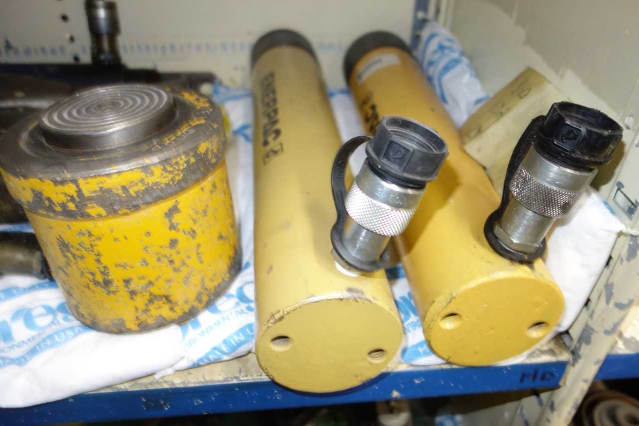 Lot of assorted Enerpac hydraulic rams and hoses - HAND TOOLS