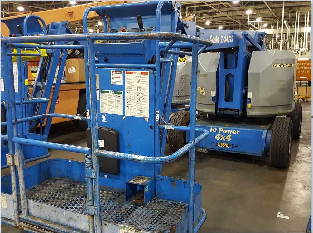 Articulating Boomlift (2002) - INDUSTRIAL PARTS