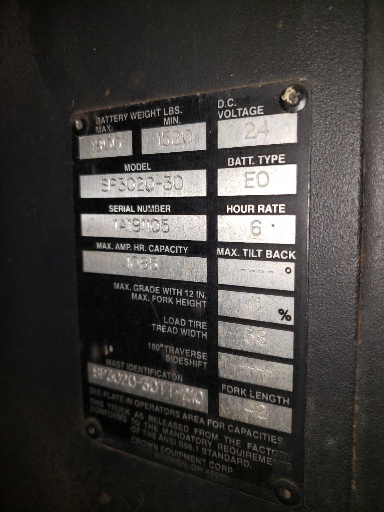 1998 Crown SP3020-30 stock picker, Erie, PA - MATERIAL HANDLING