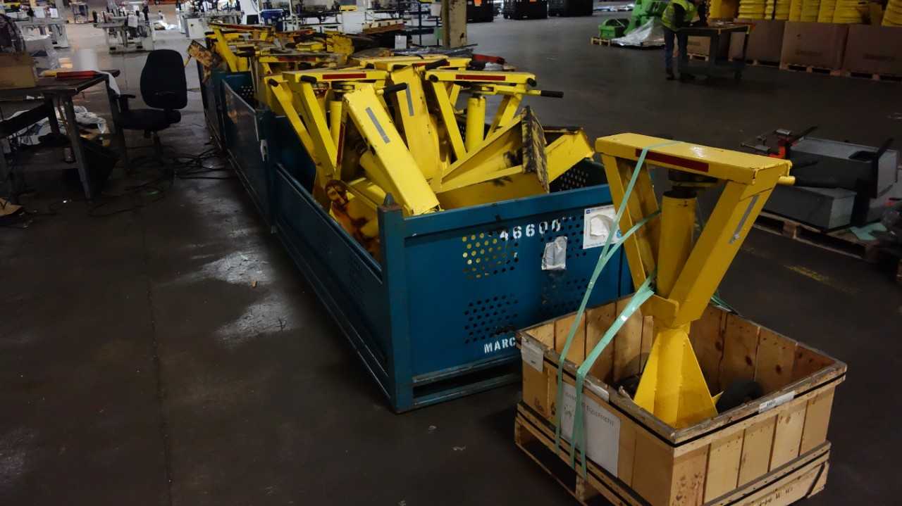 4 CRATES OF 100,000LBS TRAILER STABILIZING JACKS - ELECTRIC POWER TOOLS