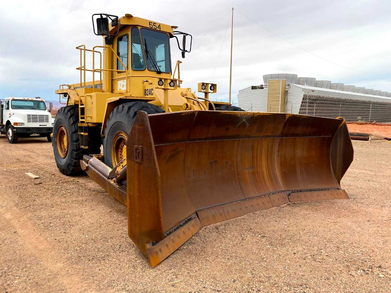 1995 Caterpillar 824-C Wheel Dozer - FORKLIFTS