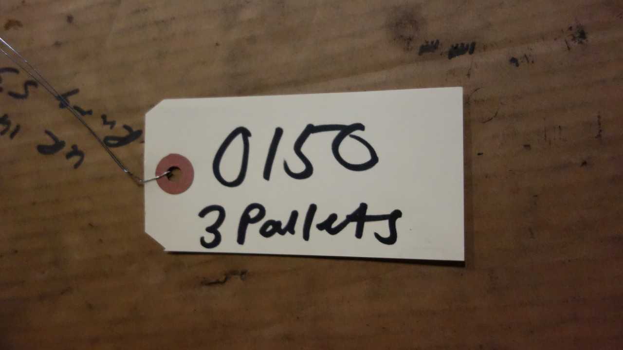 3 PALLETS OF ASSORTED OFFICE FURNITURE SUPPLIES, CUBICLE WALLS, STEEL RACK SECTIONS, WOODEN TABLE BOARDS - PLANT & FACILITY