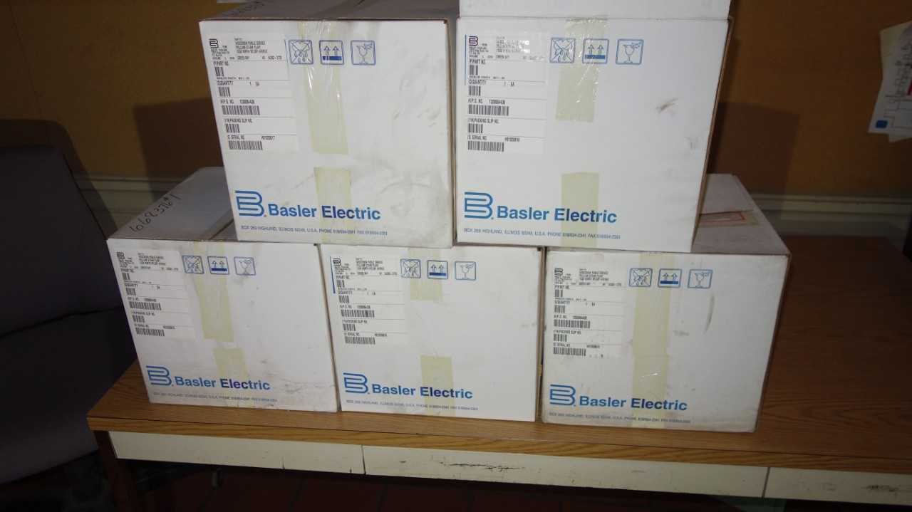 LOT OF 5 BASLER ELECTRIC BE1-25 SYNC CHECK RELAY - CHECK VALVE