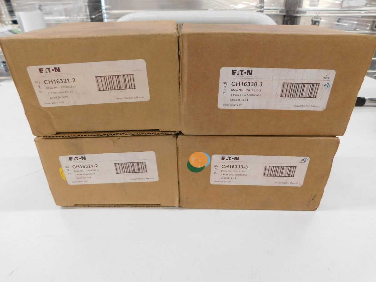 Lot of Quantity 4x Fuse Blocks - FUSES