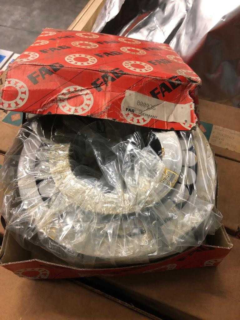 1 pallet of assorted bearings - BEARINGS