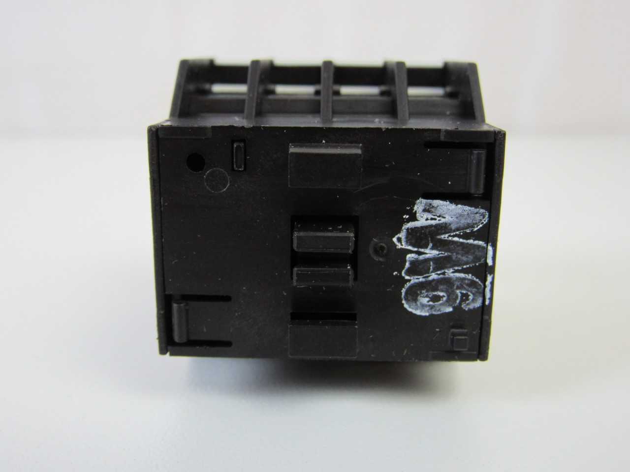 Quantity of 8x XTCEXFAC22 Contactors - CONTACTORS