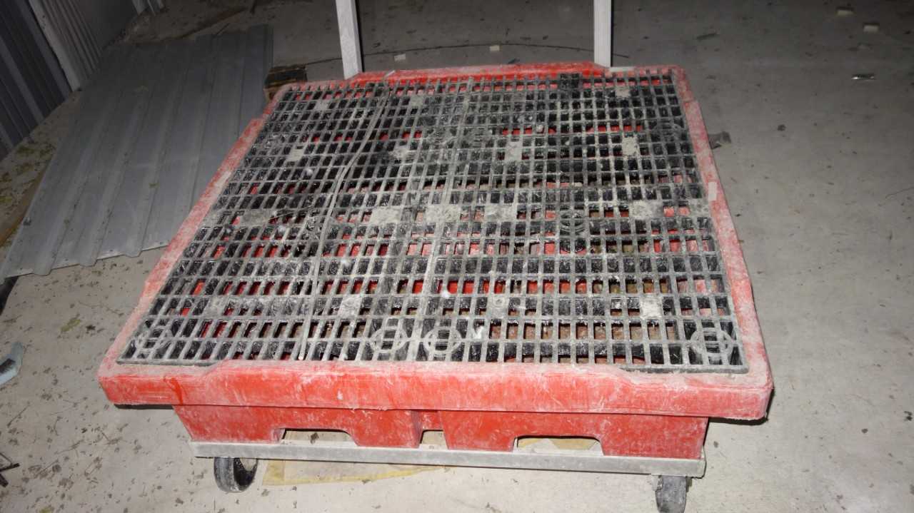 ACID SPILL CONTAINMENT PALLET W/ CART - MATERIAL HANDLING