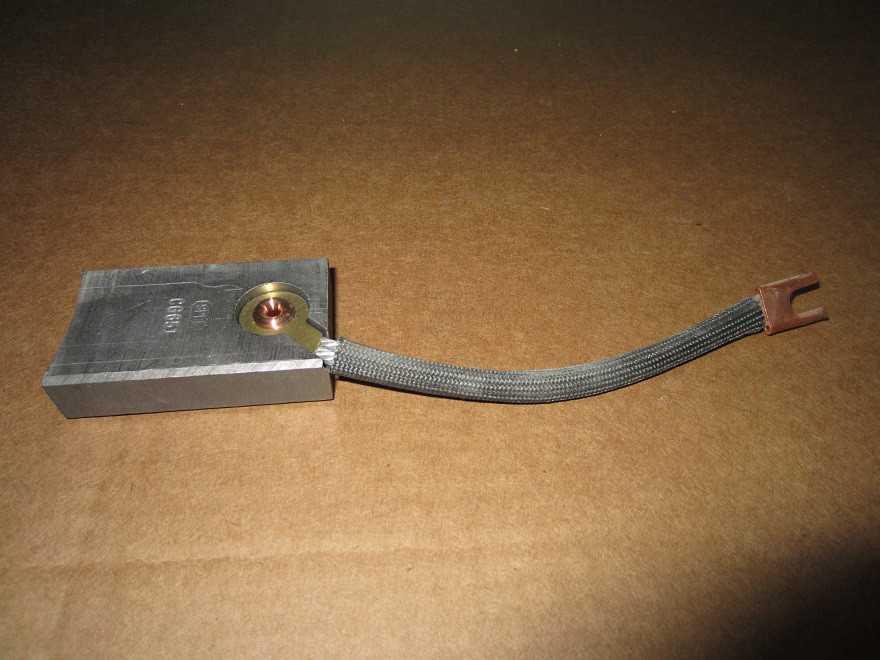 10 Pcs Riveted Single Shunt Position Motor Replacement Brushes 2.5" x 1.5" x 5/8 - ELECTRICAL COMPONENTS