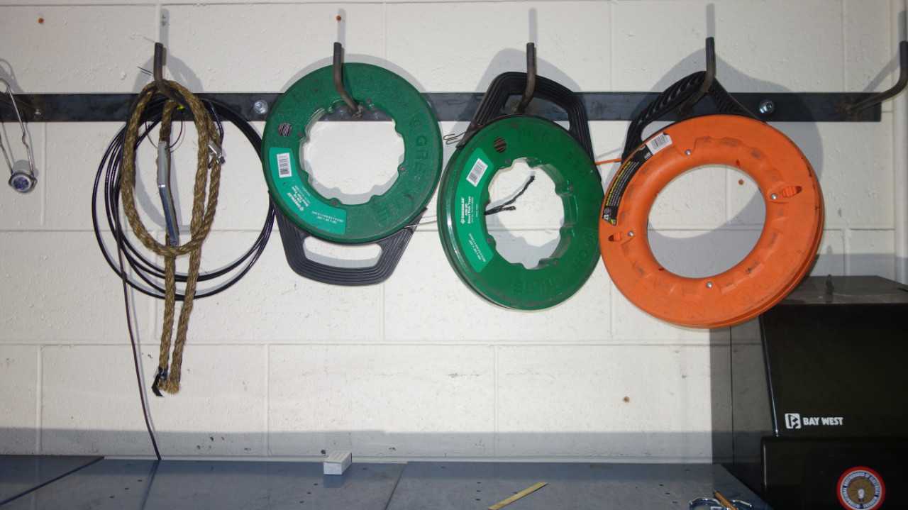 LOT OF 3 ASSORTED FISH TAPE, 2X GREENLEE, 1X KLEIN - INDUSTRIAL PARTS