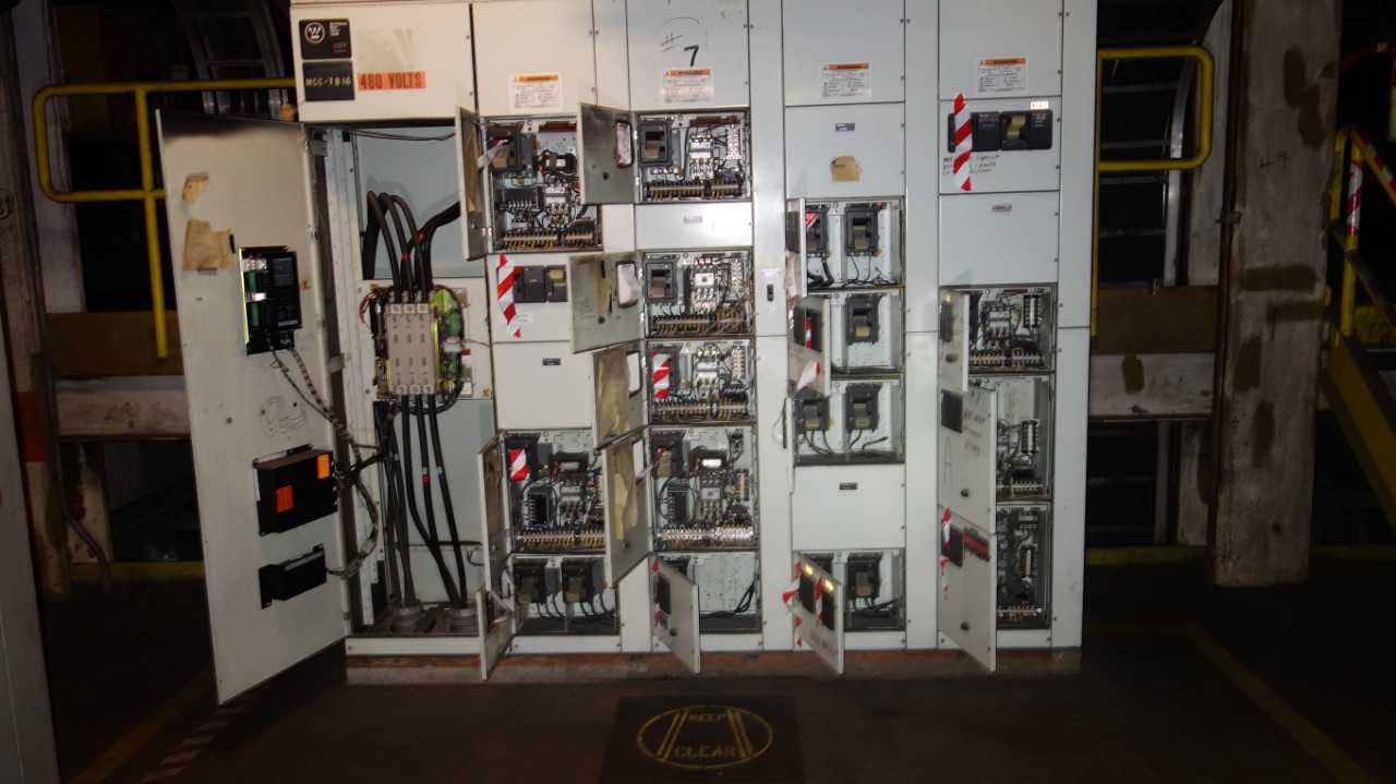 X5 VERTICAL SECTIONS OF WESTINGHOUSE MCC BUCKETS - MOTOR CONTROL CENTERS