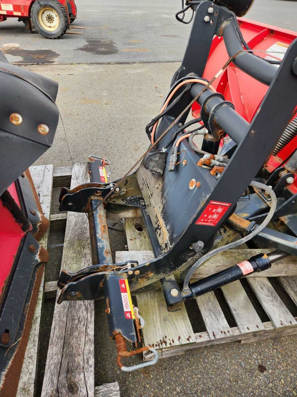 Lot of 2 Attachments - CONSTRUCTION EQUIPMENT