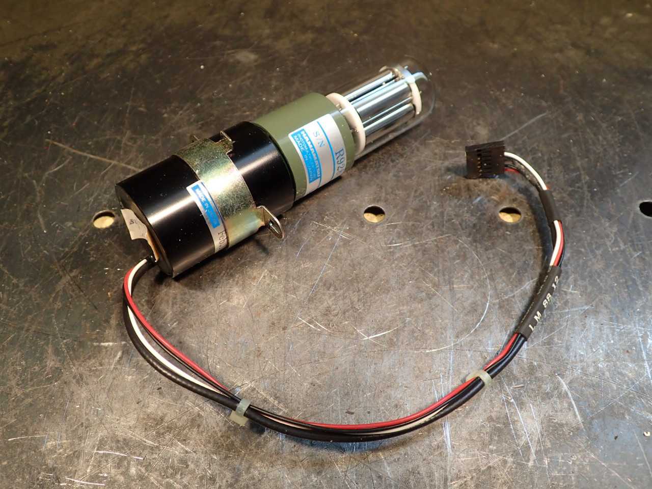Hamamatsu R928 Photomultiplier Tube with 11-Pin Socket Base - MACHINING ACCESSORIES & TOOLING