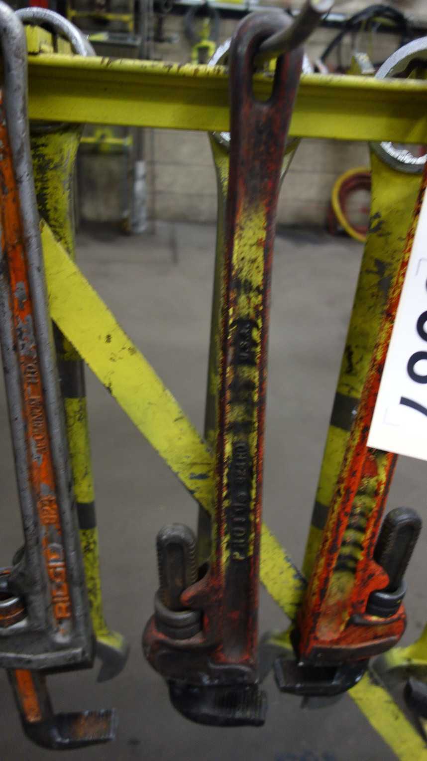 ASSORTED LOT OF 3 RIDGID 24 IN PIPE WRENCHES - HAND TOOLS