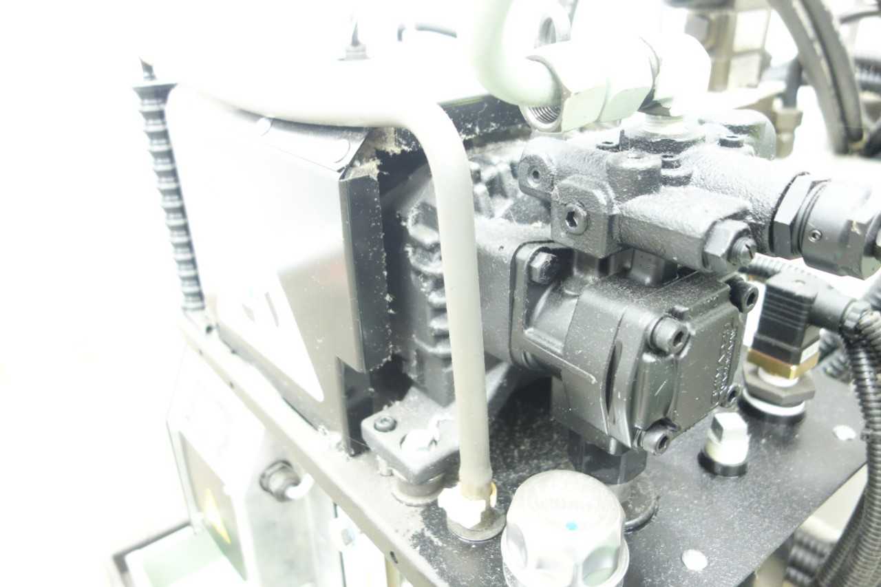 LOT OF 2 DAIKIN HYDRAULIC PUMP SYSTEMS - HYDRAULIC PUMP