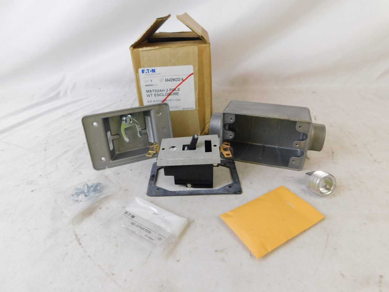 Quantity of 1 New Surplus Eaton 654D962G14 Manual Starter Reversing 2P 4-20A 208V - MOTOR STARTERS