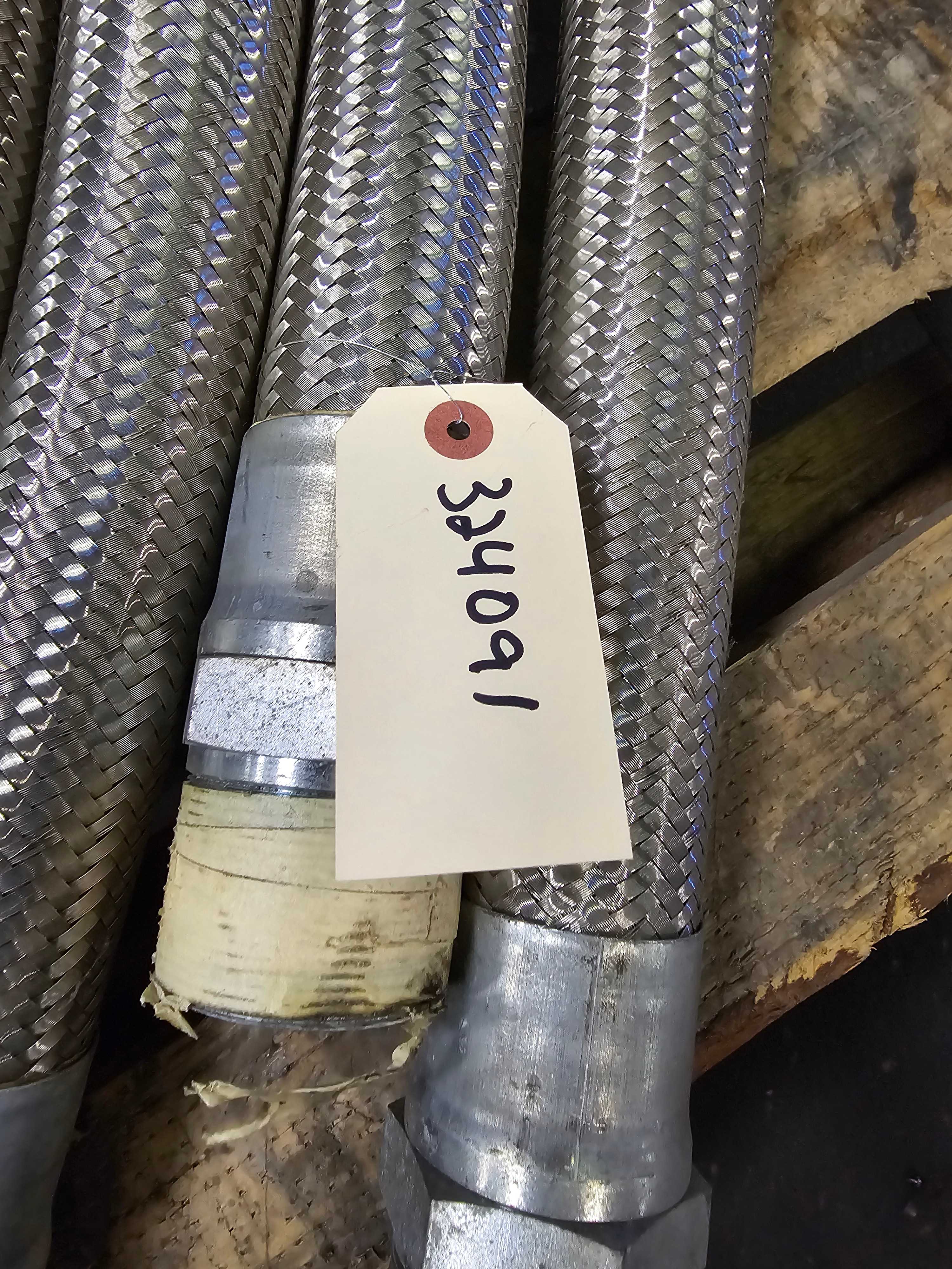 LOT OF BRAIDED STAINLESS FLEXIBLE CONDUIT - INDUSTRIAL PARTS