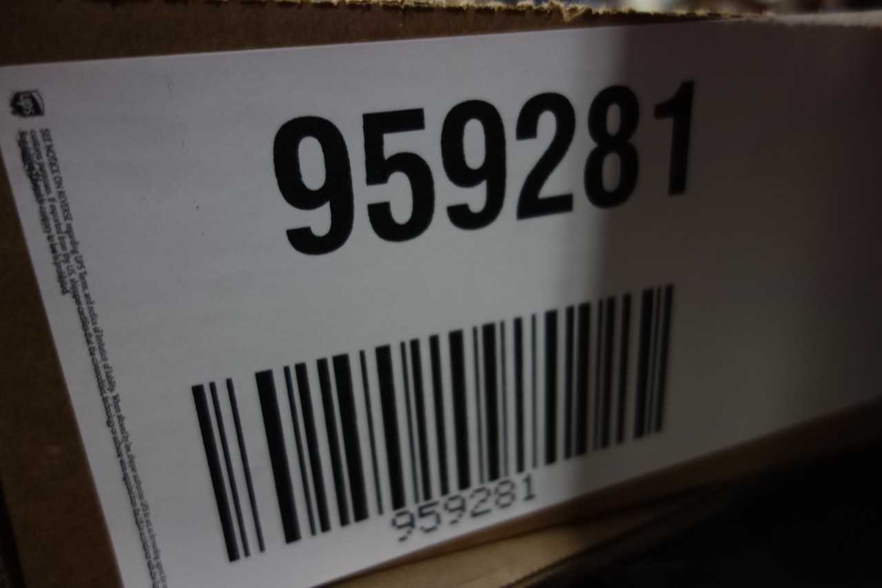 2 TOTES OF SWAGELOK BOXES OF 5 MALE CONNECTOR 1IN 1/2IN STAINLESS TUBE NPT PIPE ADAPTERS - INDUSTRIAL PARTS