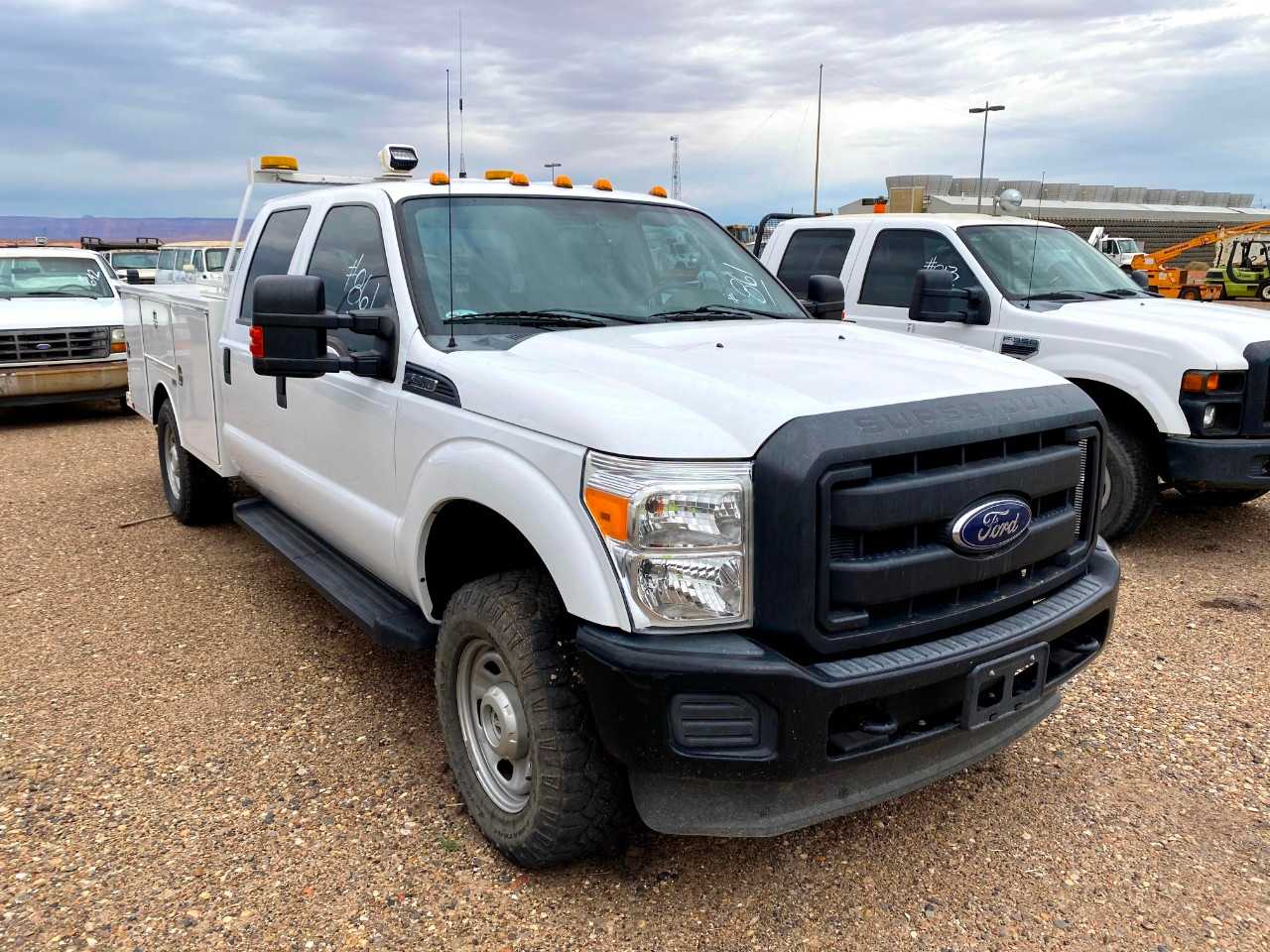 2016 Ford F-350 Super-Duty Crew Cab 4X4 Pickup truck w/ Utility Bed - HYDRO EXCAVATOR TRUCKS