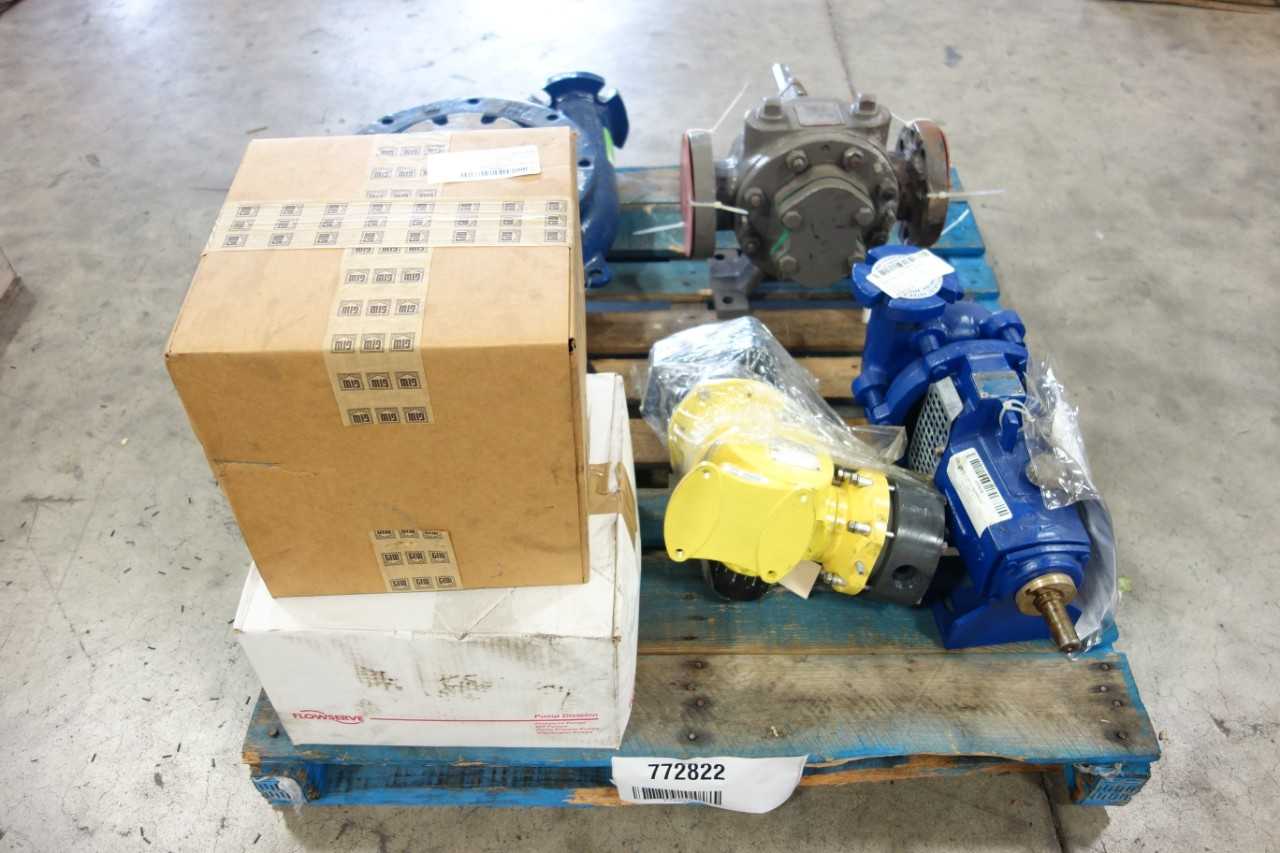 LOT OF ASSORTED PUMPS AND PARTS - PUMPS