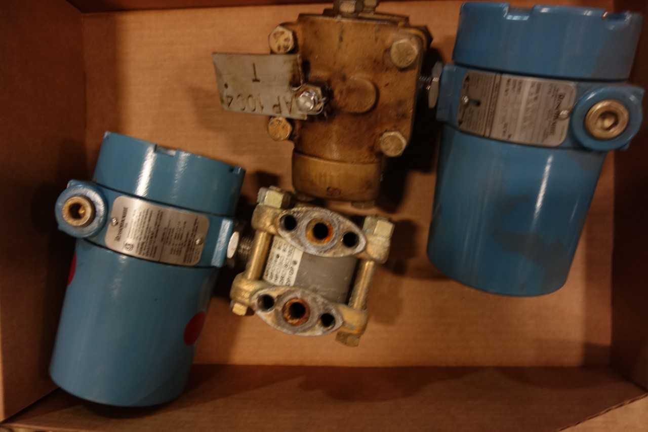 1 LOT OF ASSORTED PRESSURE TRANSMITTERS- ROSEMOUNT - INSTRUMENTATION