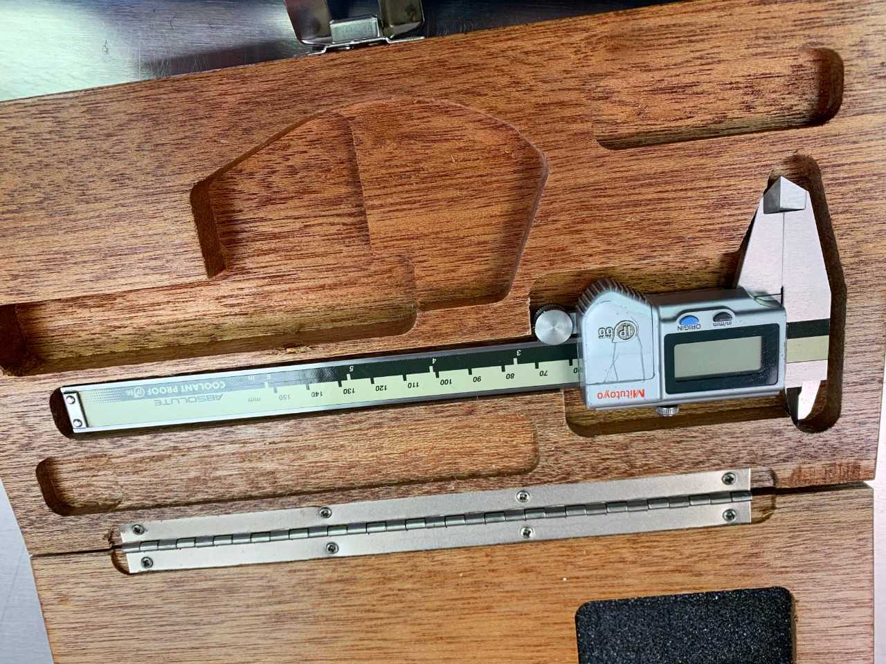 Mitutoyo Digital Caliper - ELECTRIC POWER TOOLS
