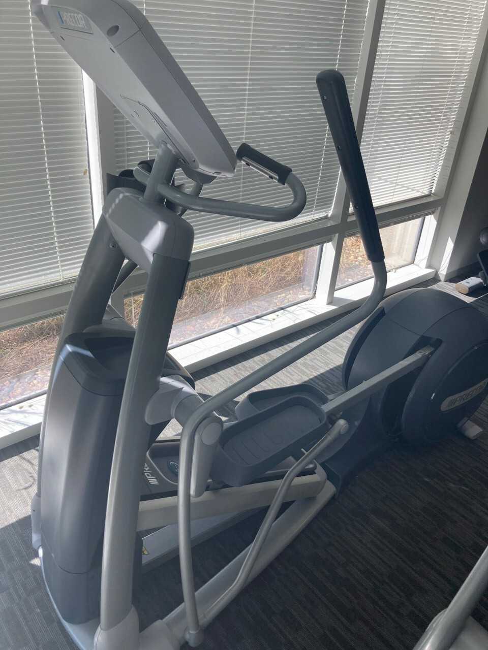 Precor EFX 885 Crosstrainer (2599547) Huntsville - MISCELLANEOUS Precor EFX 885 Crosstrainer (2599547) Huntsville - MISCELLANEOUS
