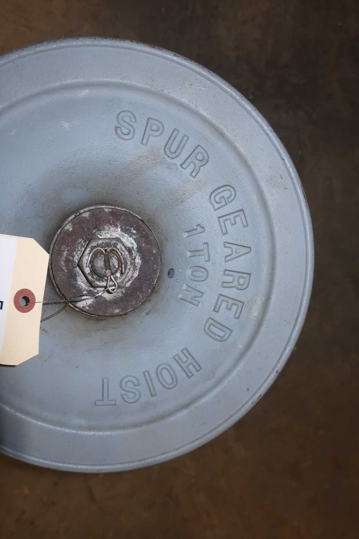 SPUR GEARED 1 TON HOIST - LIFTING EQUIPMENT