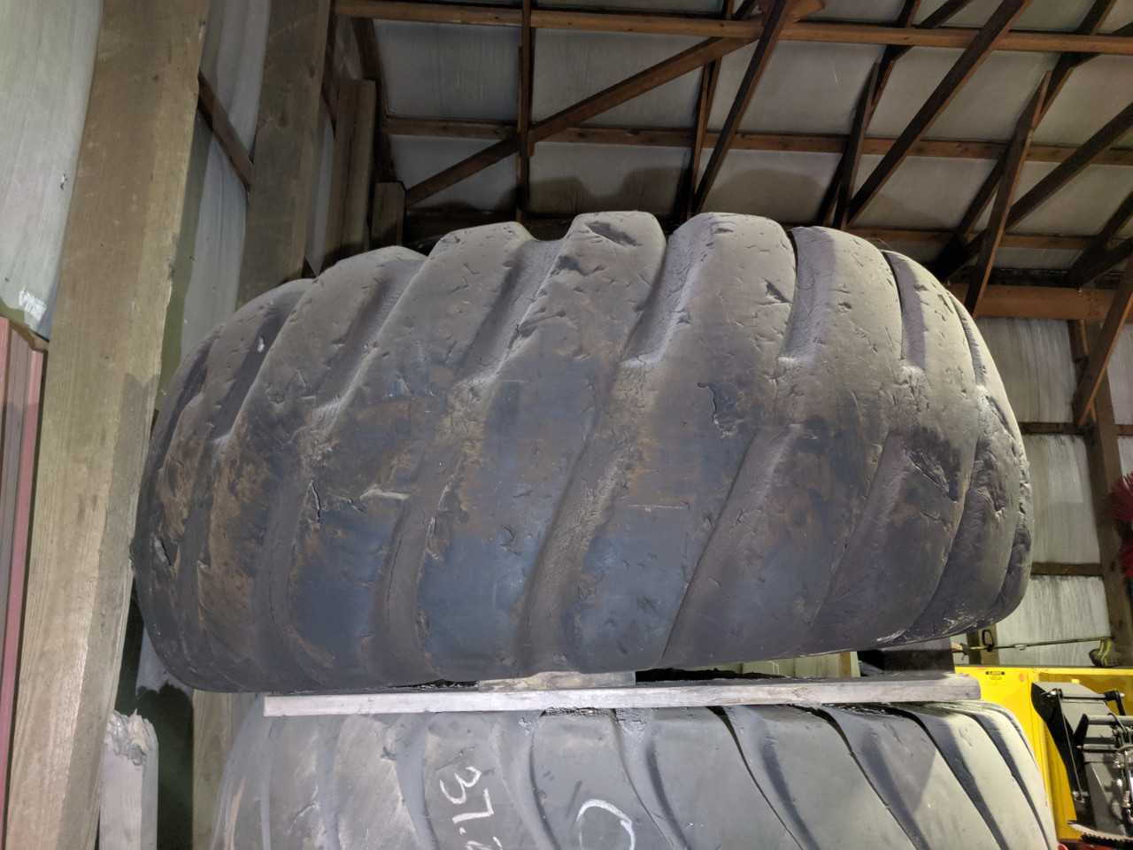 GOODYEAR 39 SUPERHARD ROCK LOCK 40.5/75 - INDUSTRIAL PARTS
