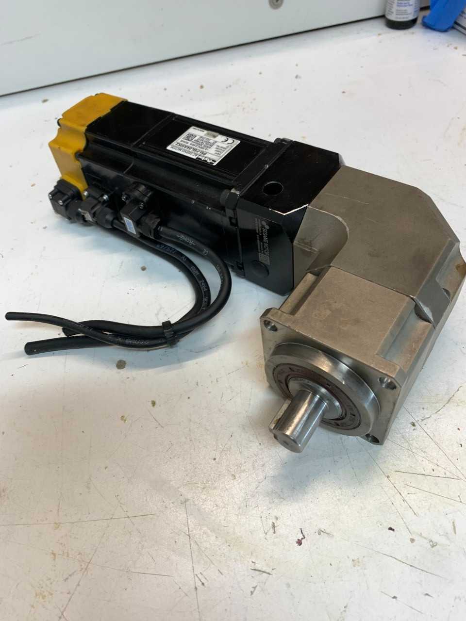 Lot of 2 Gear Boxes - GEAR REDUCERS