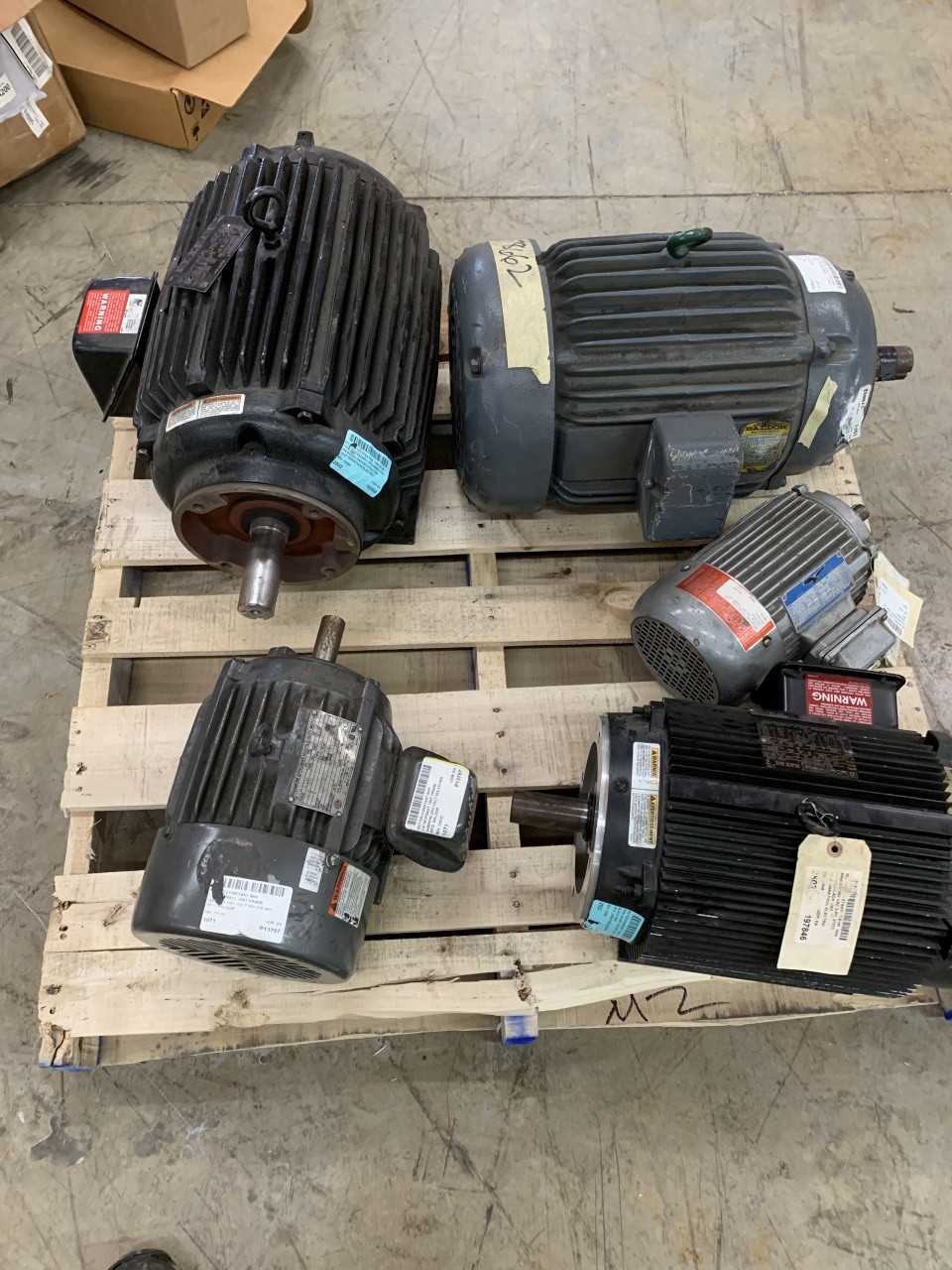 PALLET OF ELECTRIC MOTORS MARATHON, US MOTORS, ETC. DIFFERENT SIZES - MISCELLANEOUS
