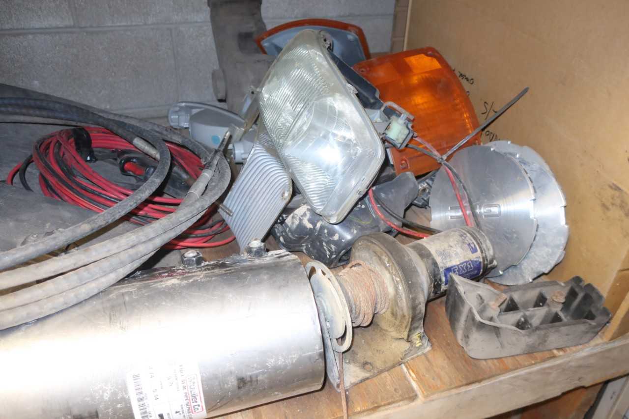 LOT OF ASSORTED TRUCK ACCESSORIES - ELECTRIC POWER TOOLS