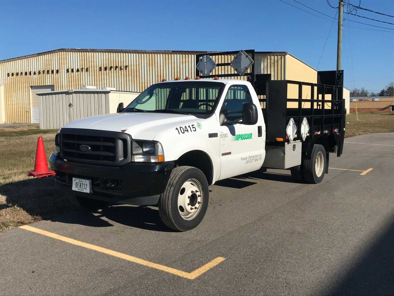 2004 Ford 550 Pick-up - HYDRO EXCAVATOR TRUCKS