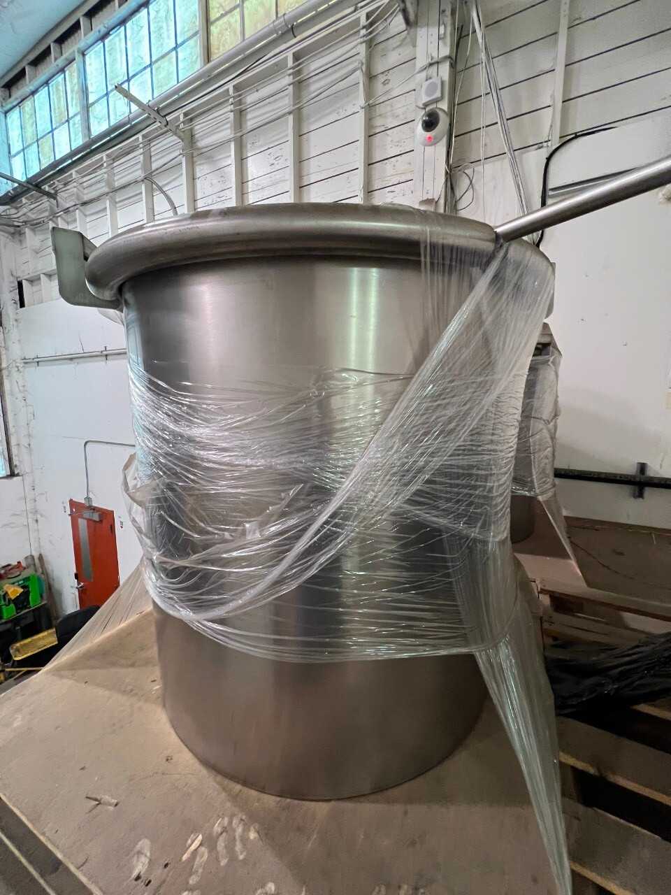 2X STAINLESS STEEL KETTLES APPROX 100GAL - PROCESS EQUIPMENT
