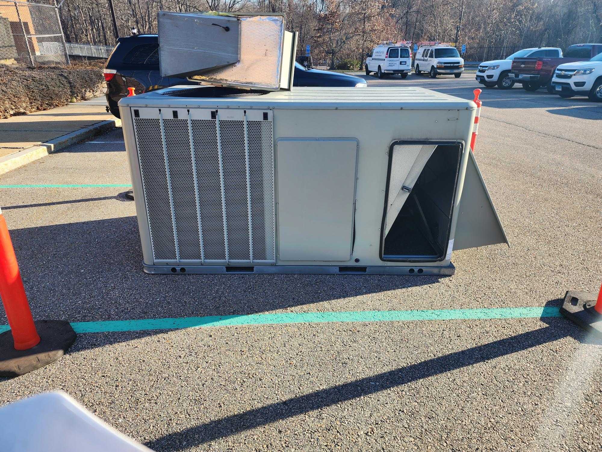 2014 Trane Roof Top Unit Heat Pump - HVAC EQUIPMENT
