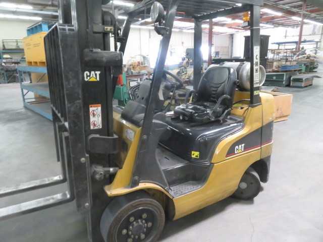 Cat Fork Lift, 4750 # Cap, 48" Forks - MISCELLANEOUS