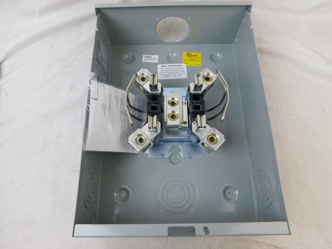 Quantity of 5 New Surplus Eaton UNRRS213BEUSE Meter Socket Ringless 200A - INDUSTRIAL PARTS