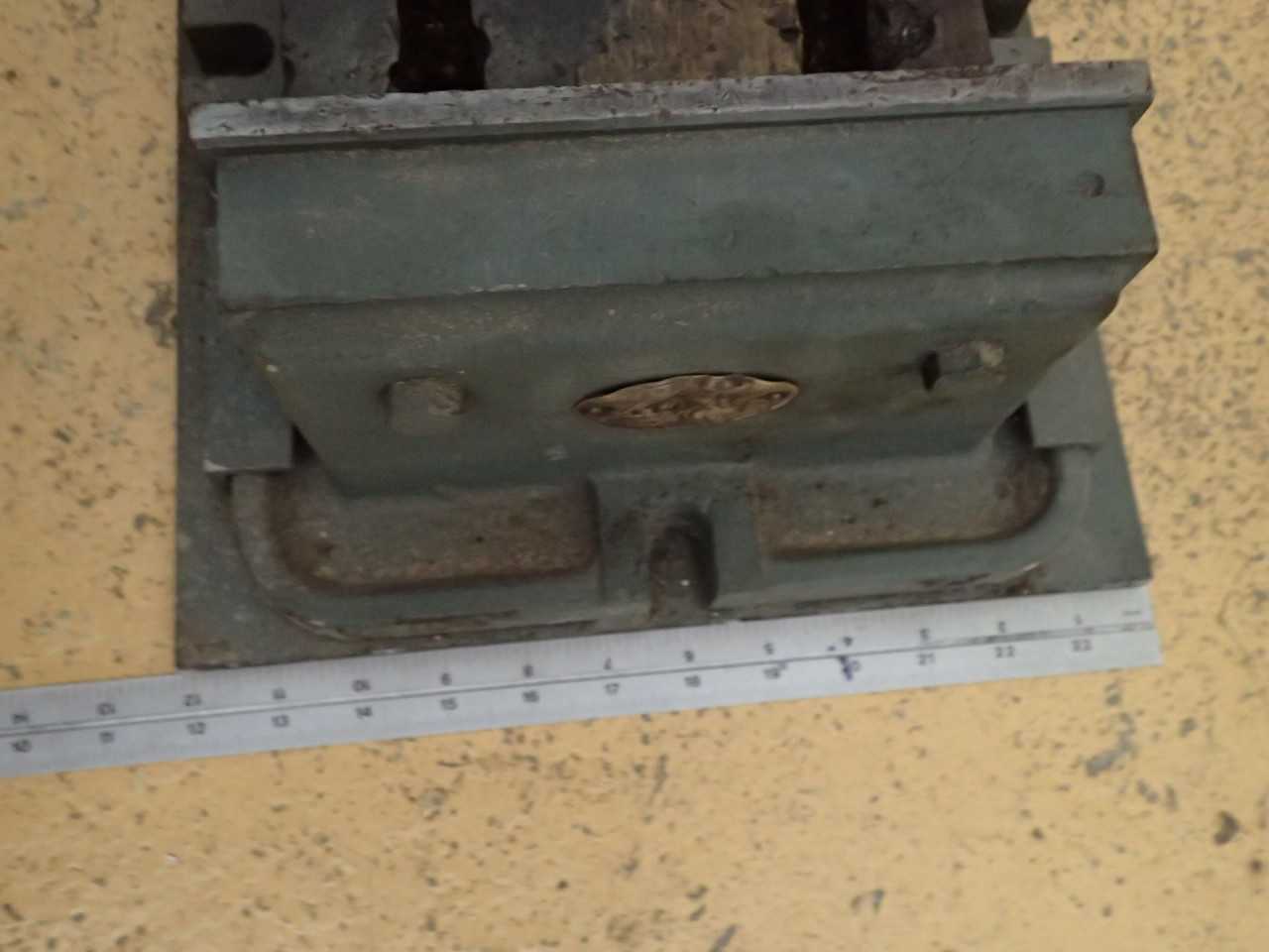 KKK Model 200 Mill Milling Vise: 8-1/2" Wide Jaws, Open 7", Gifu, Japan - MILLING MACHINE PARTS