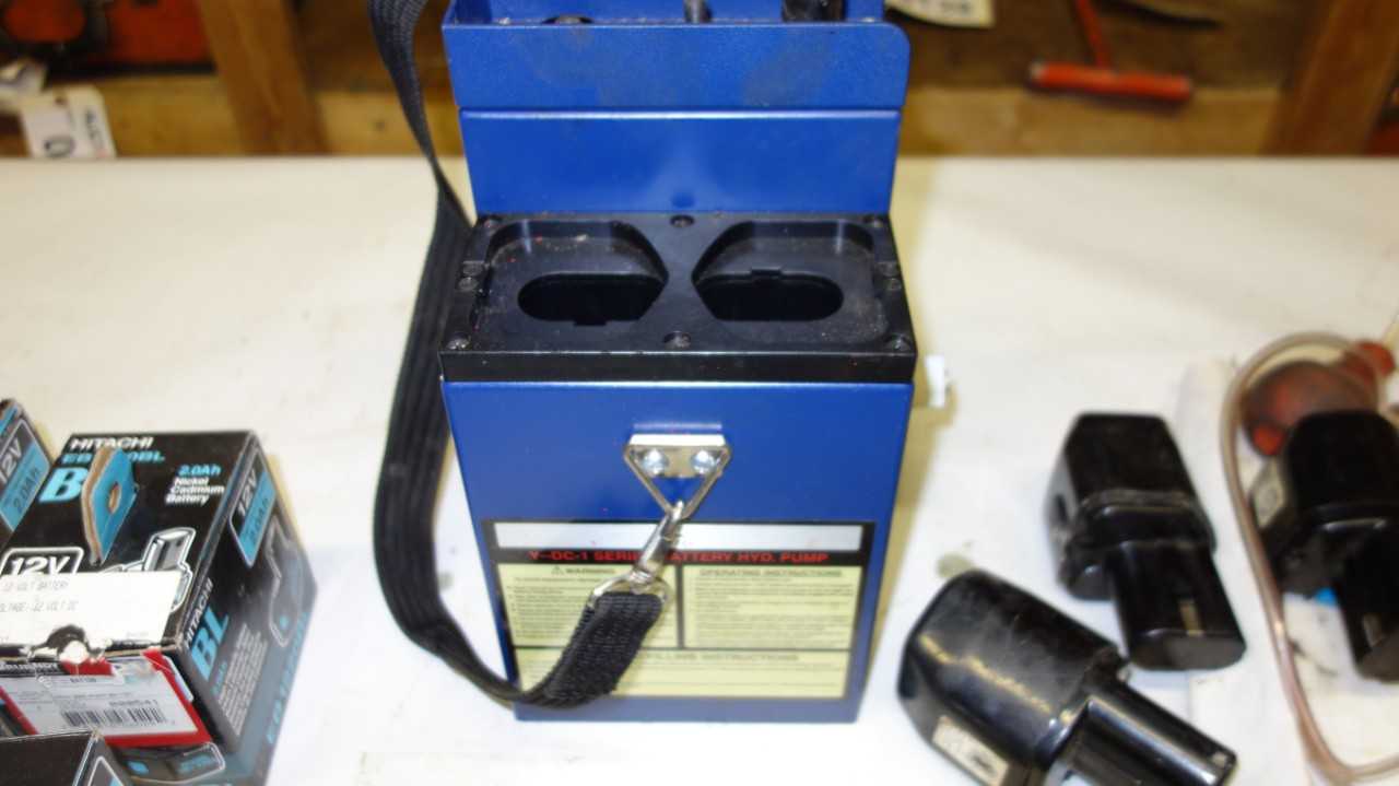 BURNDY Y700-DC BATTERY POWERED HYDRAULIC PUMP - ELECTRIC POWER TOOLS