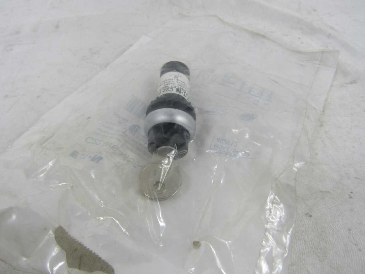 Quantity of 45x C22-WS-MS5-K20 Selector Switches - ELECTRICAL COMPONENTS