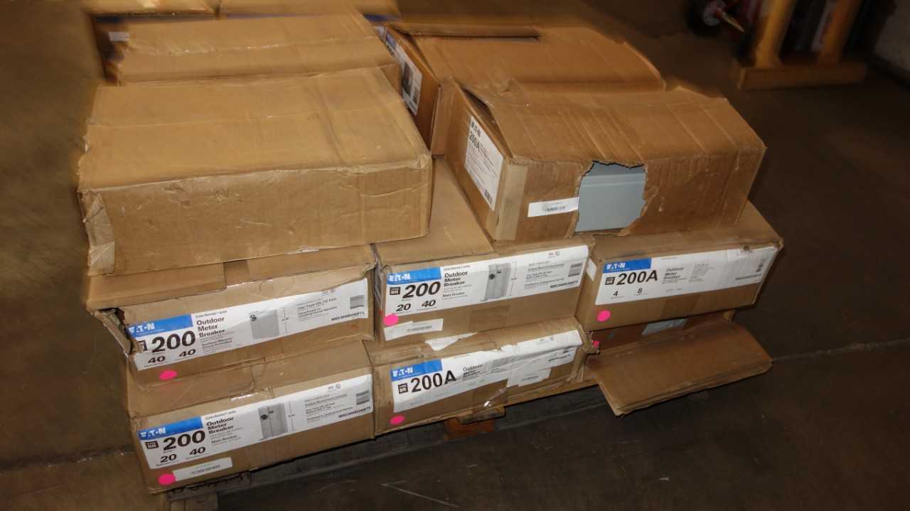 1 PALLET OF EATON 200A METER SOCKET BREAKER PANELS - CIRCUIT BREAKERS