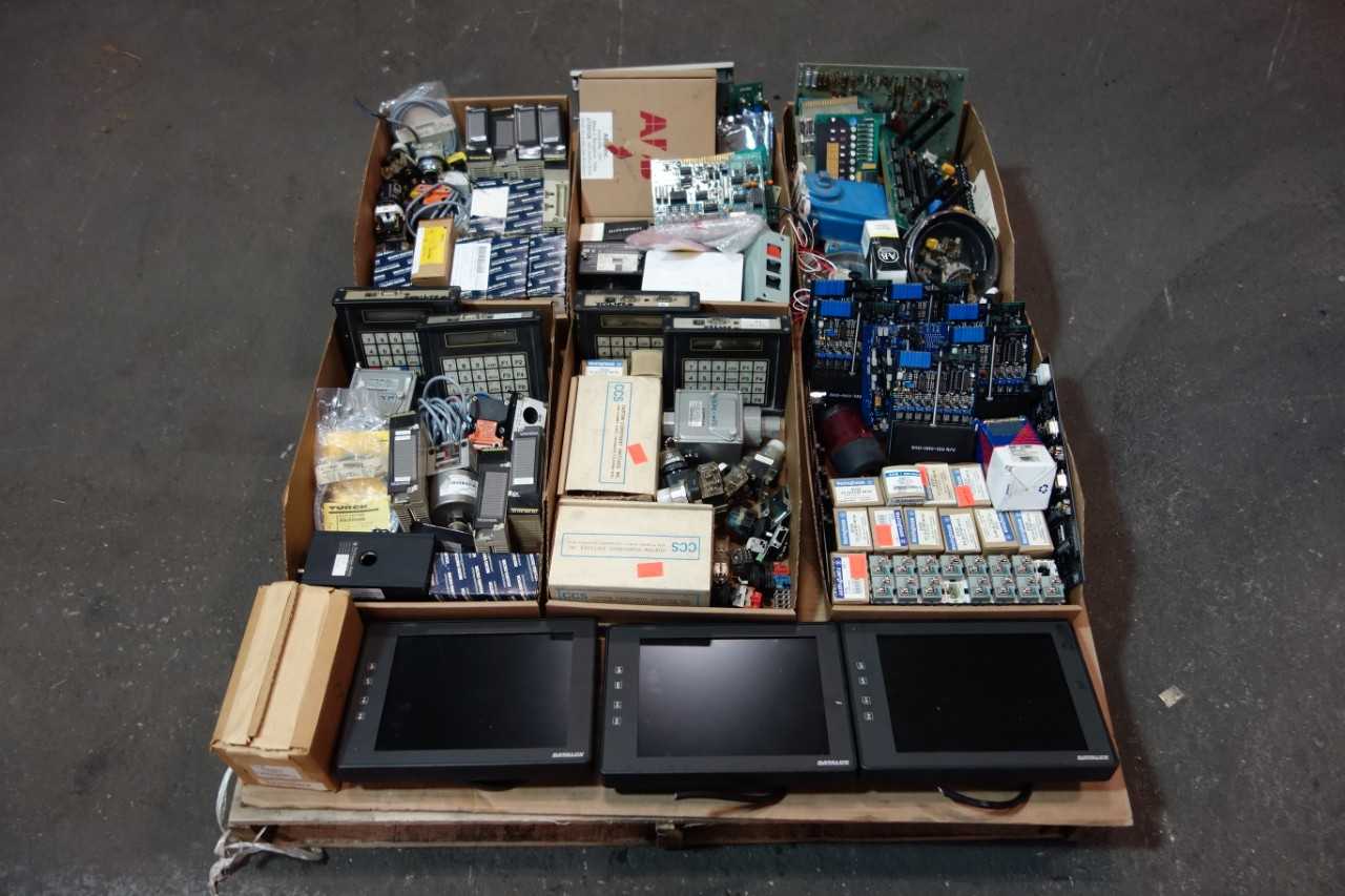 1 PALLET OF ASSORTED ELECTRICAL- IN SCREEN DISPLAYS, MICRO SWITCHES, PHOTOELECTRIC SENSORS- YASKAWA, ABB, ALLEN BRADLEY - ELECTRICAL COMPONENTS