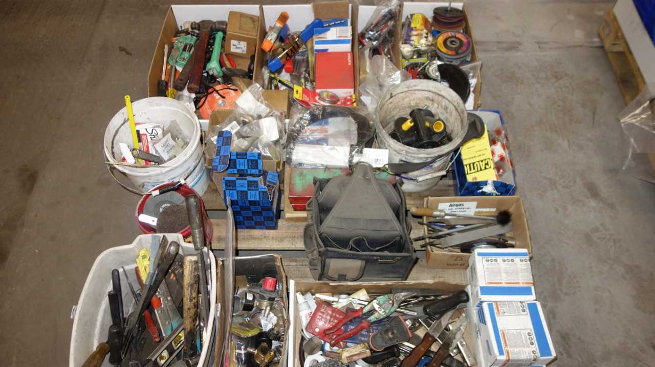 2 PALLETS OF ASSORTED MILWAUKEE TOOL ACCESSORIES CHARGERS AND HAND TOOLS - ELECTRIC POWER TOOLS