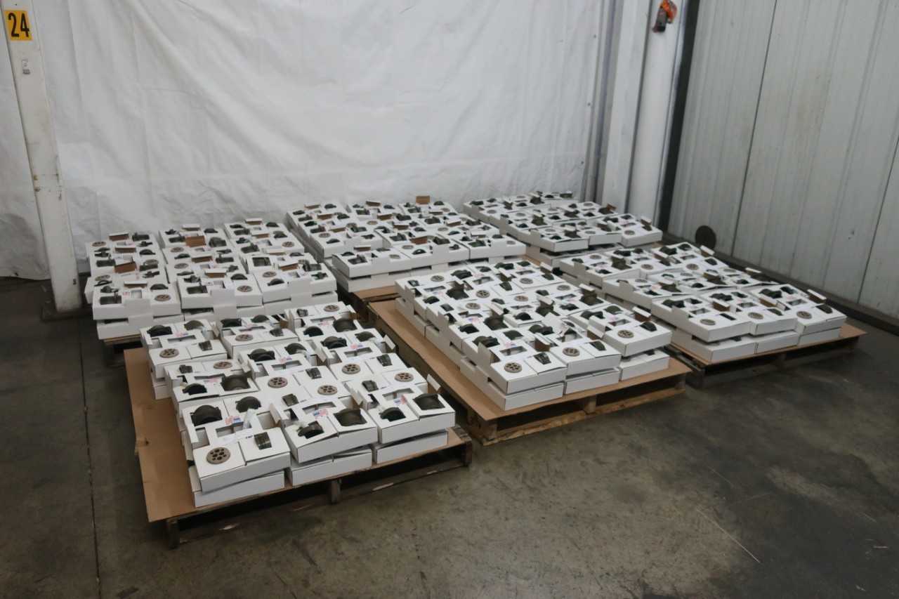 6 PALLETS OF UEC 90555C444135 PLUG AND RECEPTACLE ASSEMBLY KITS - ELECTRICAL COMPONENTS