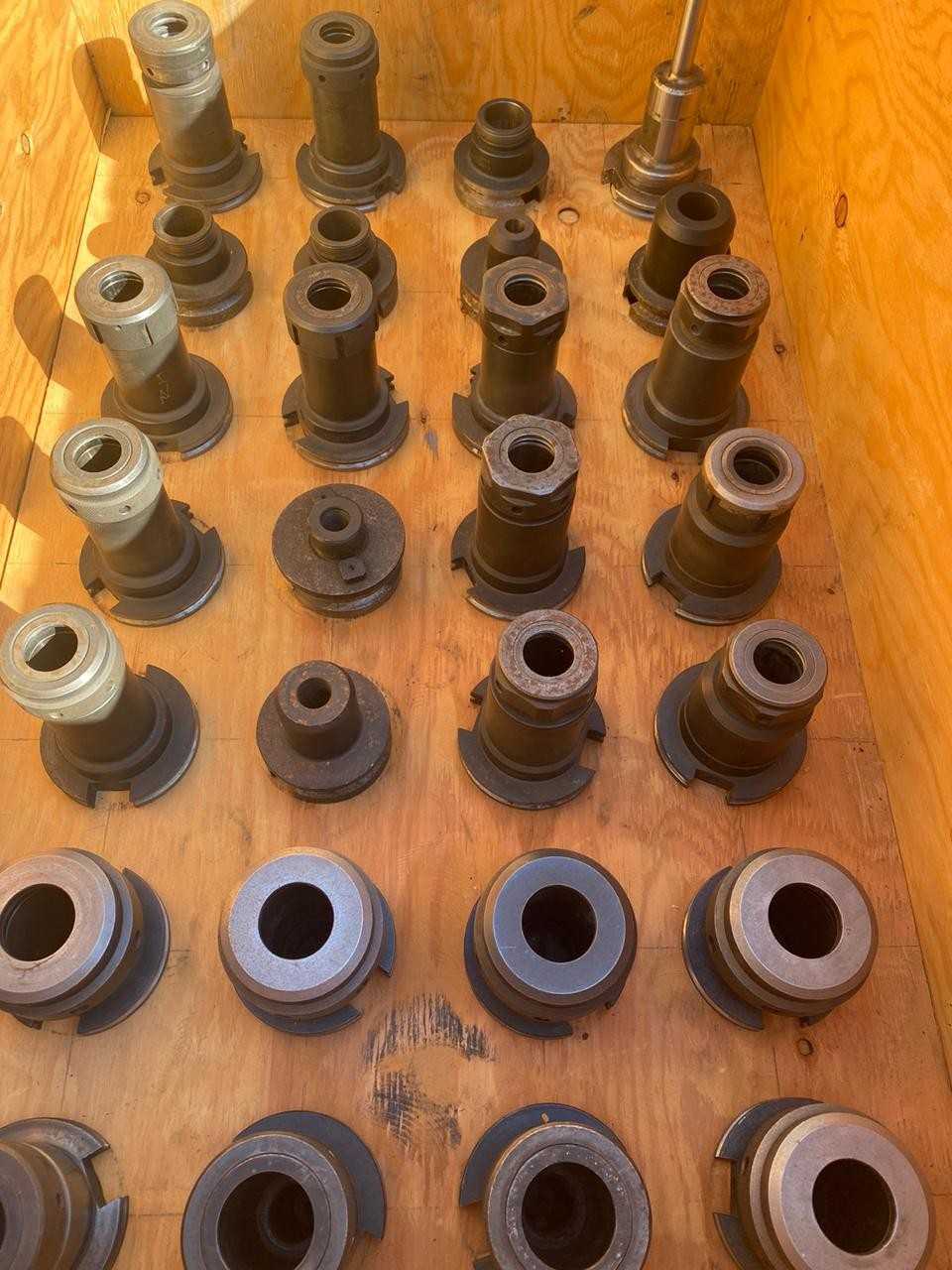 PALLET OF ASSORTED CAT 50 TOOL HOLDERS - MACHINING ACCESSORIES & TOOLING