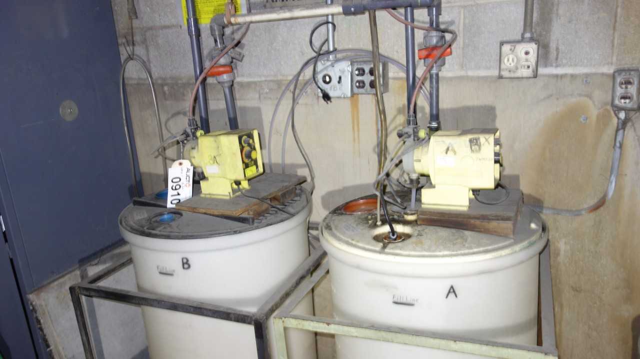 LOT OF 2 LMI MILTON ROY A151-95S 24GPD 115V-AC METERING PUMP - METERING PUMP