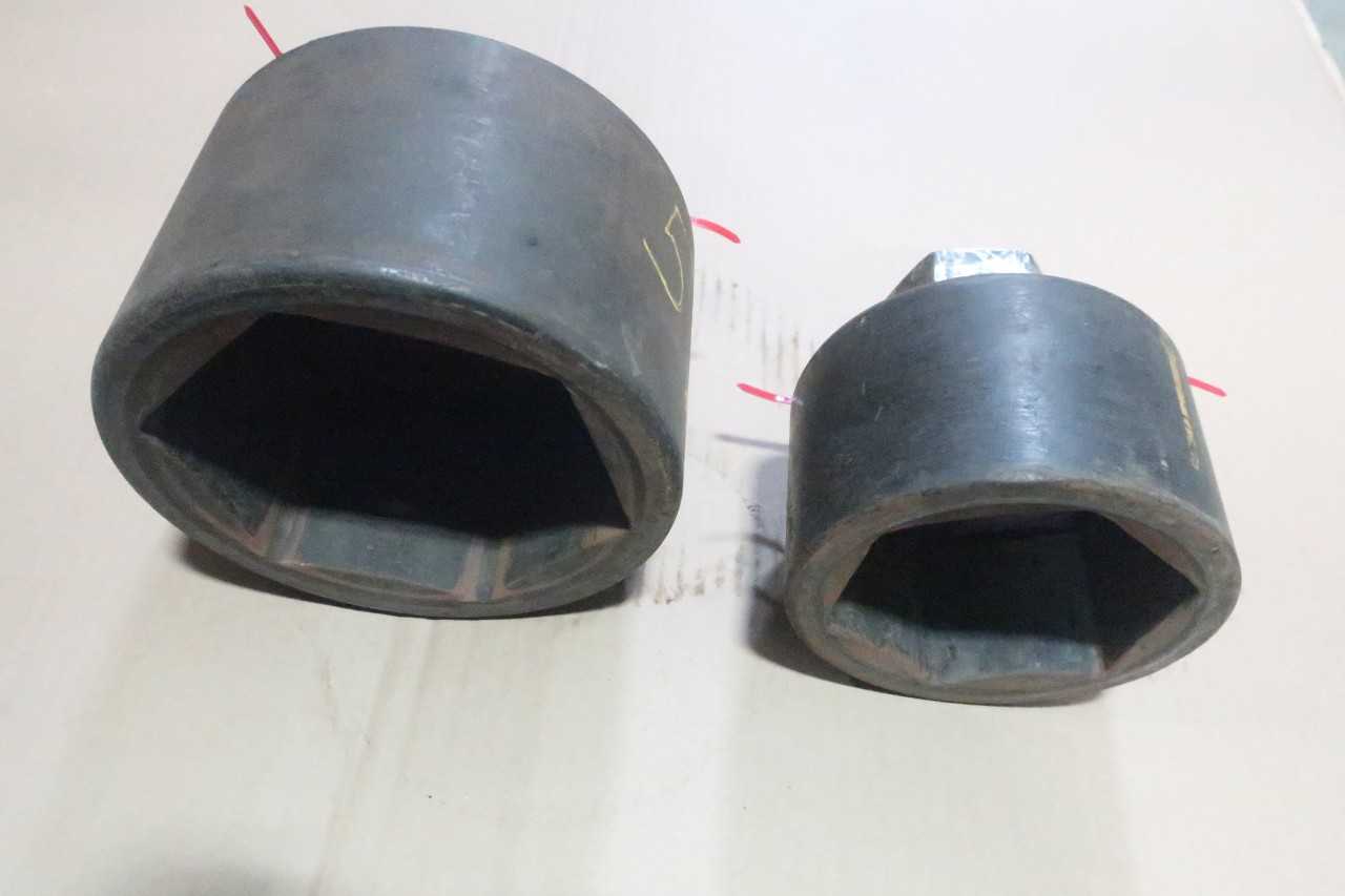 LOT OF 2 ASSORTED SNAP-ON H-SERIES SOCKETS - MISCELLANEOUS