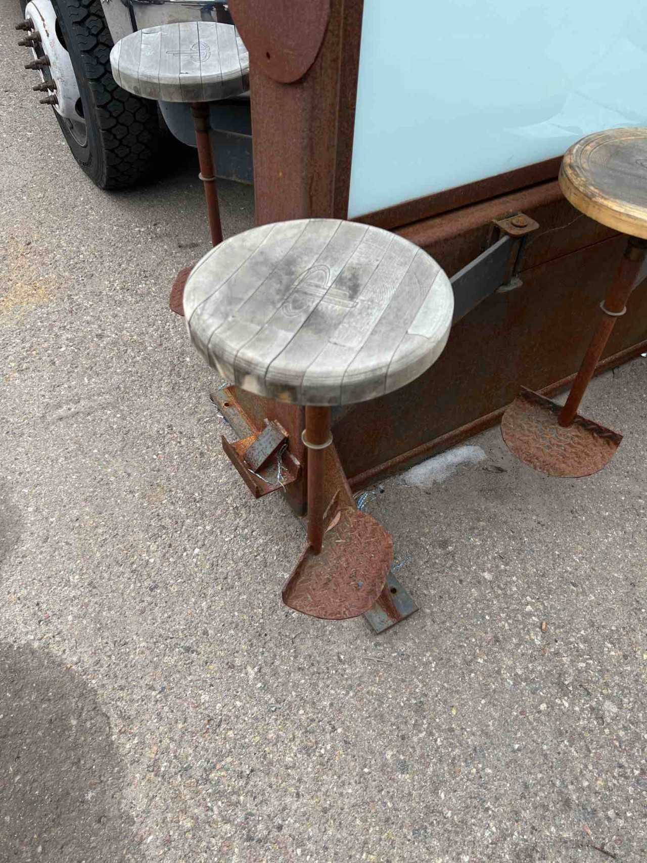 Metal Work Bench - MATERIAL HANDLING