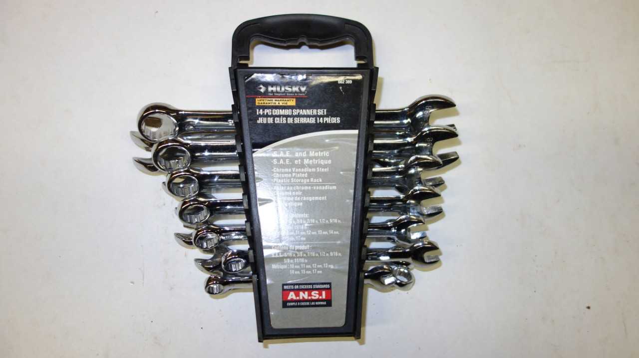 LOT OF 2 ASSORTED COMBINATION WRENCH SETS - HAND TOOLS