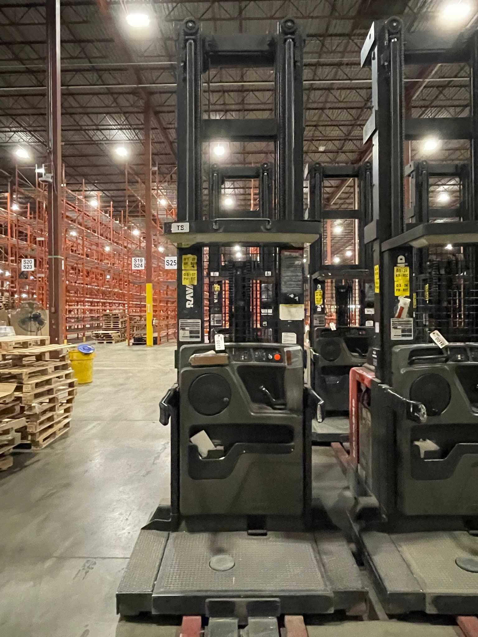 2005 RAYMOND EASI-OPC30TT ORDER PICKER - ORDER PICKER