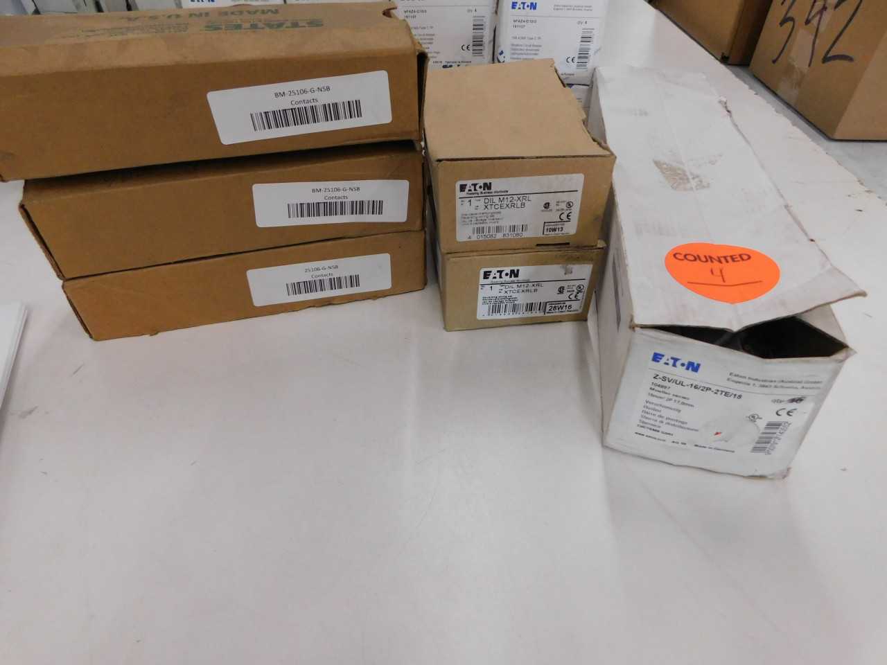 Lot of Quantity 4x Busway Accy's, 2 Contactors, and 3 Contacts - CONTACTORS